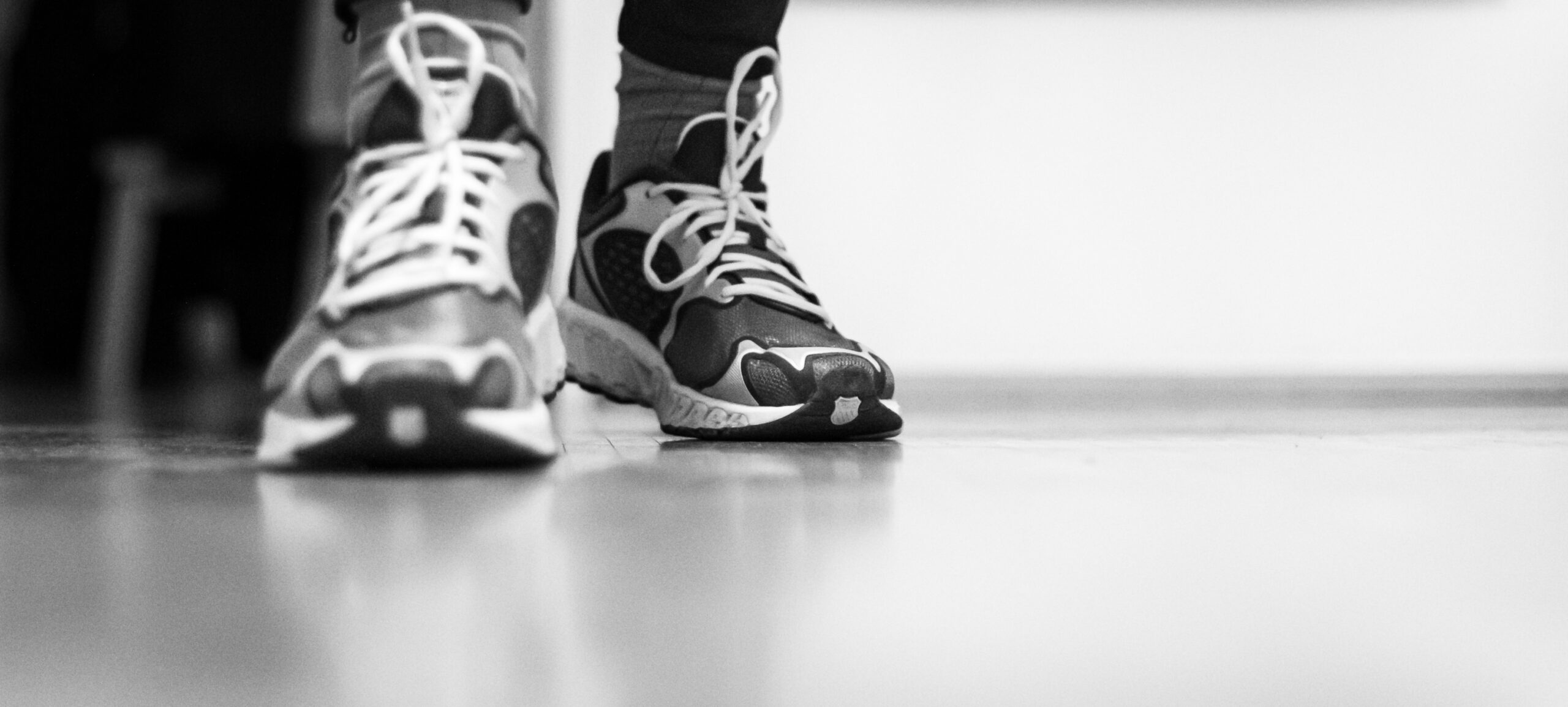 靴の形状もアキレス腱炎に影響します。